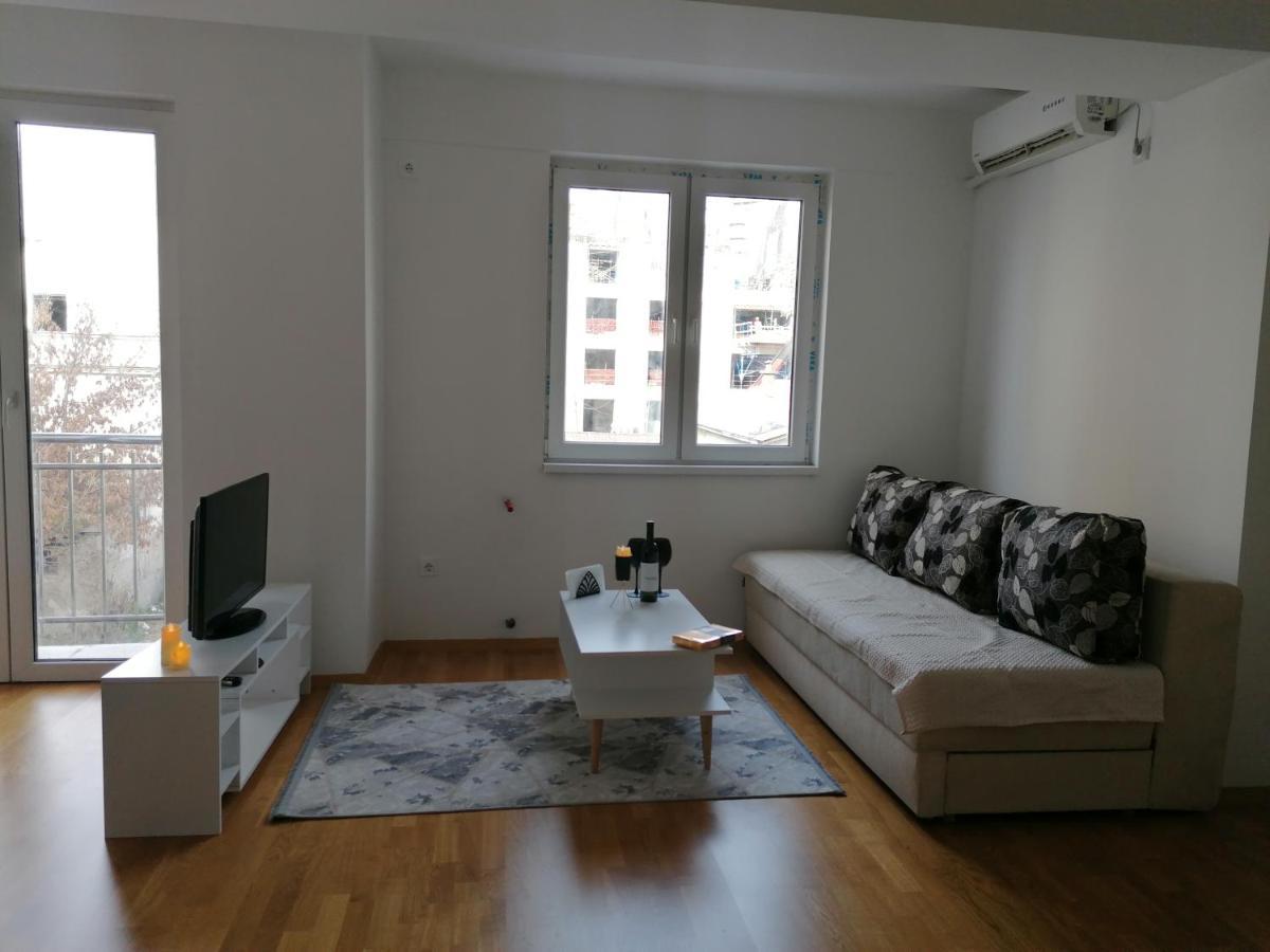 Sarah - Apartment *