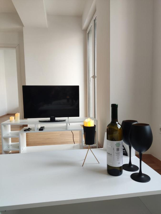 Sarah - Apartment